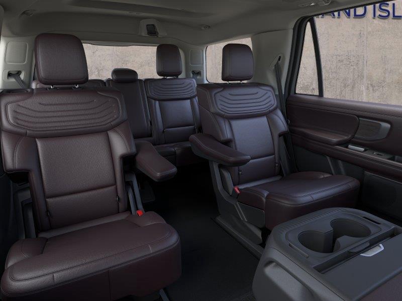 Vehicle photo 11