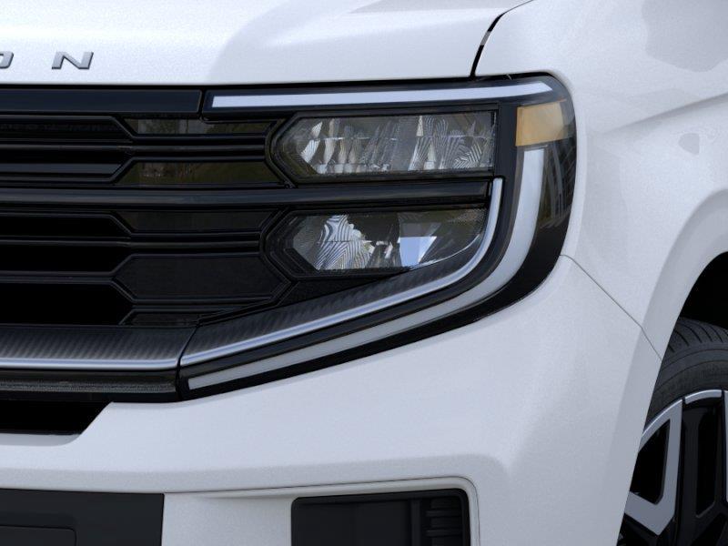 Vehicle photo 18