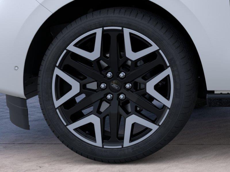 Vehicle photo 19