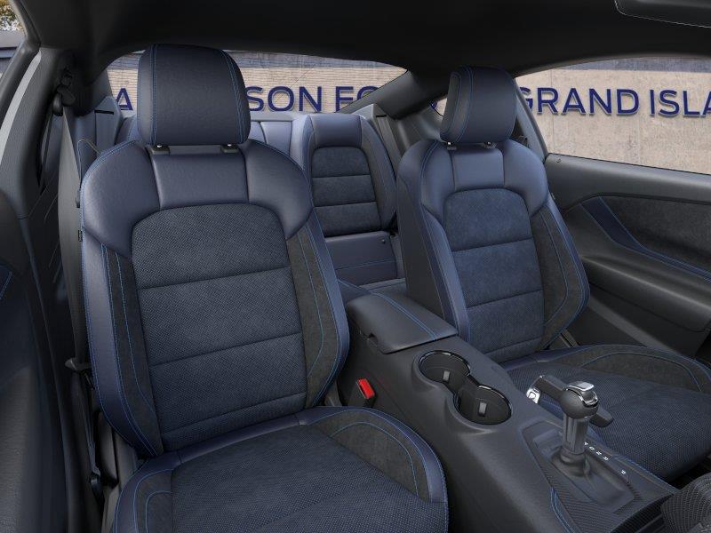 Vehicle photo 10