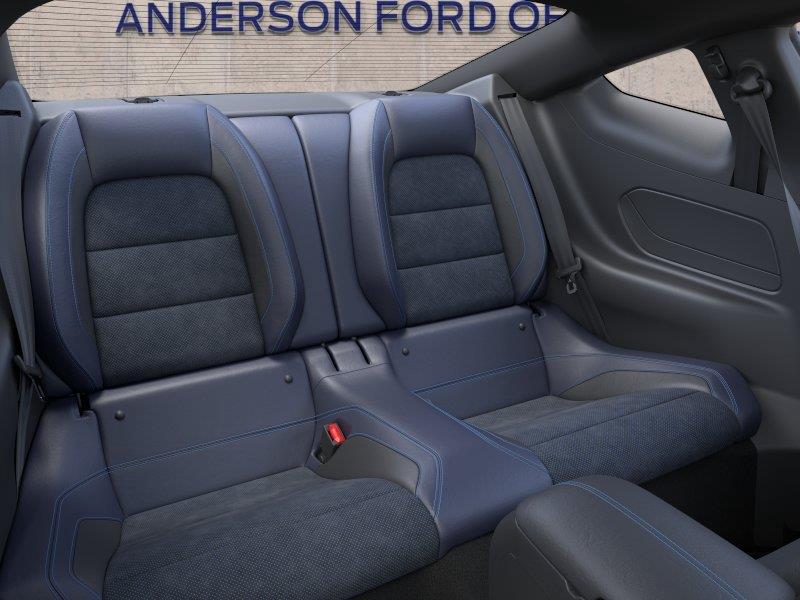 Vehicle photo 11