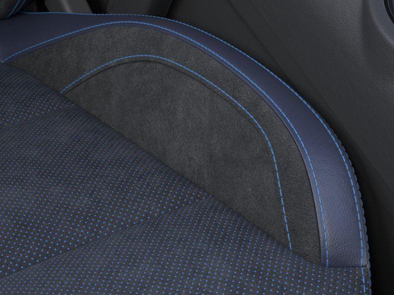 Vehicle photo 16
