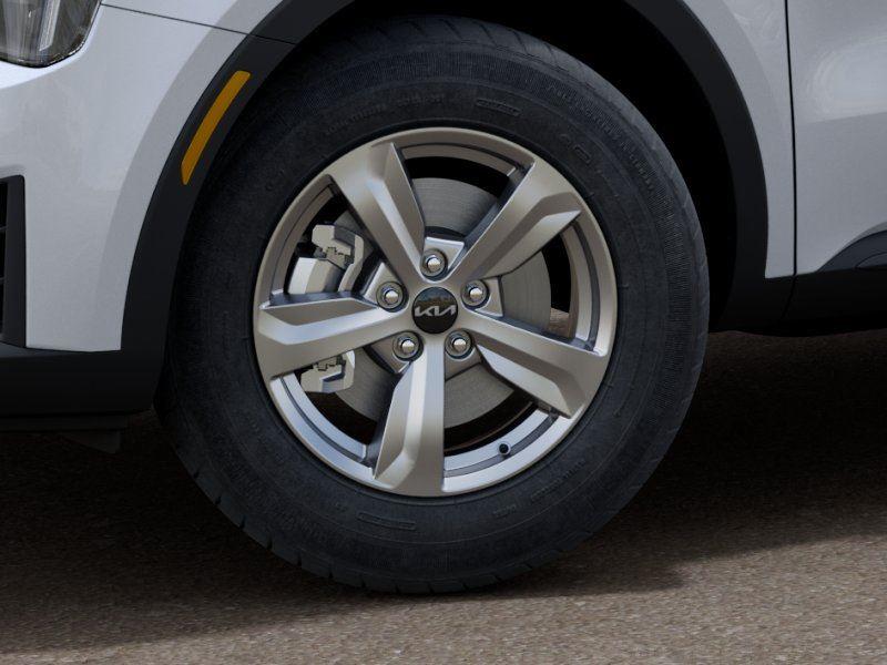 Vehicle photo 9