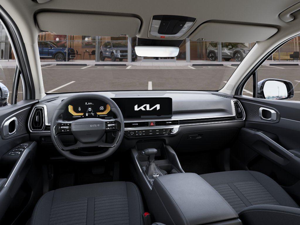 Vehicle photo 14