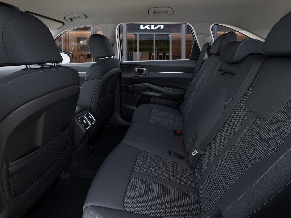 Vehicle photo 18