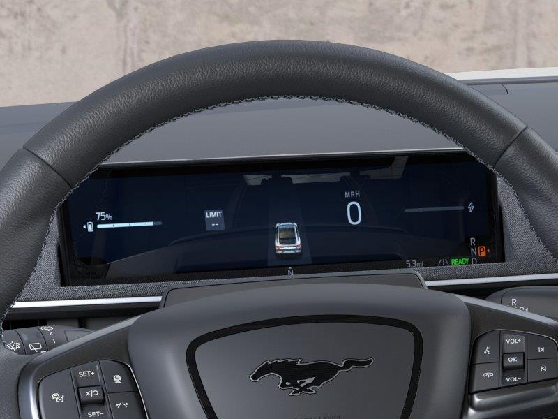 Vehicle photo 13
