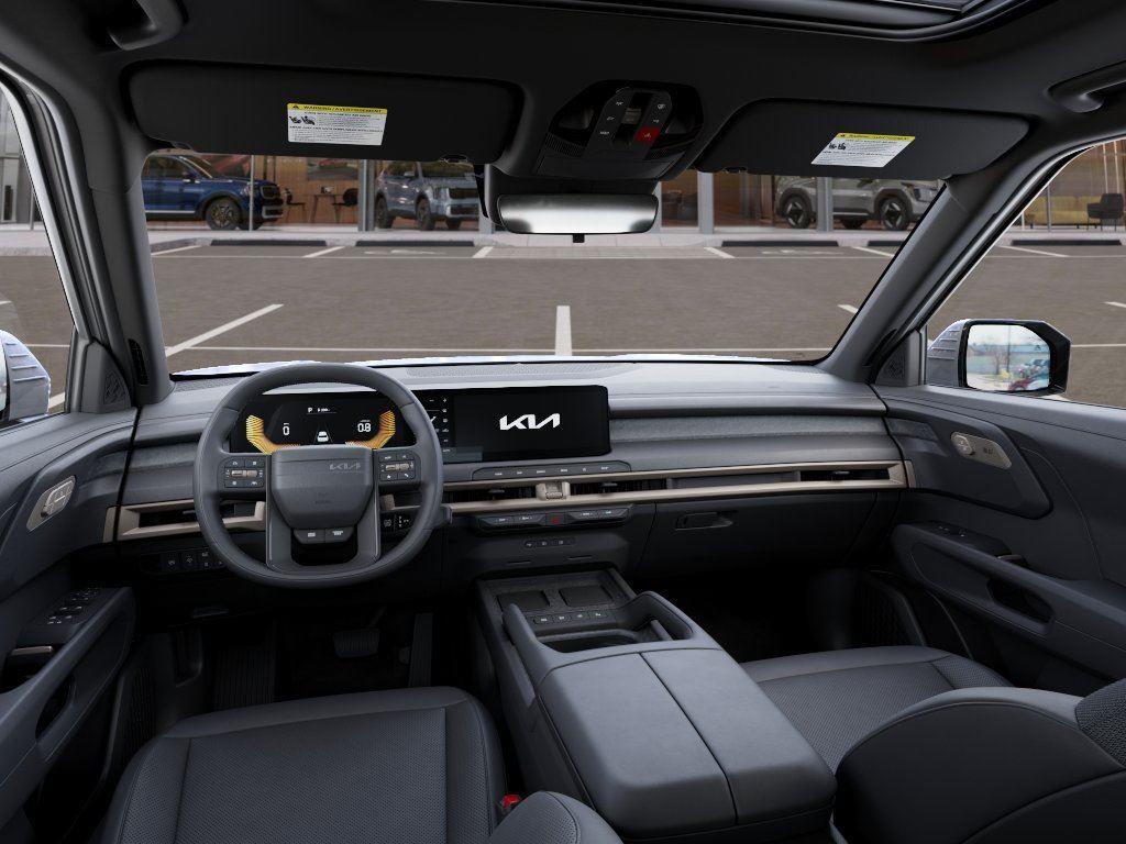 Vehicle photo 14