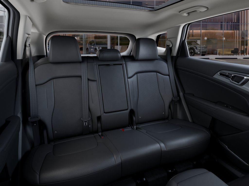 Vehicle photo 16