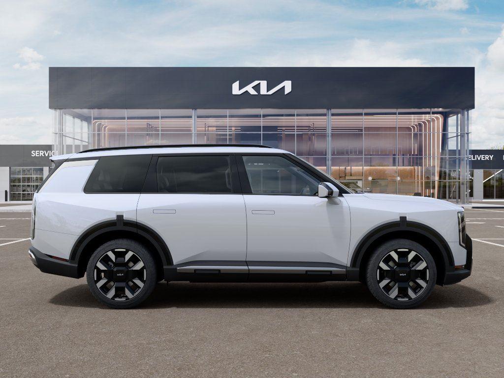 Vehicle photo 7