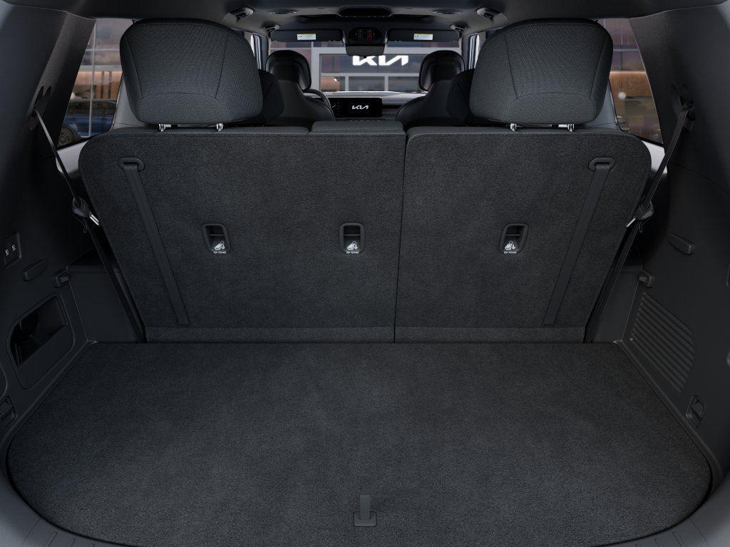 Vehicle photo 19