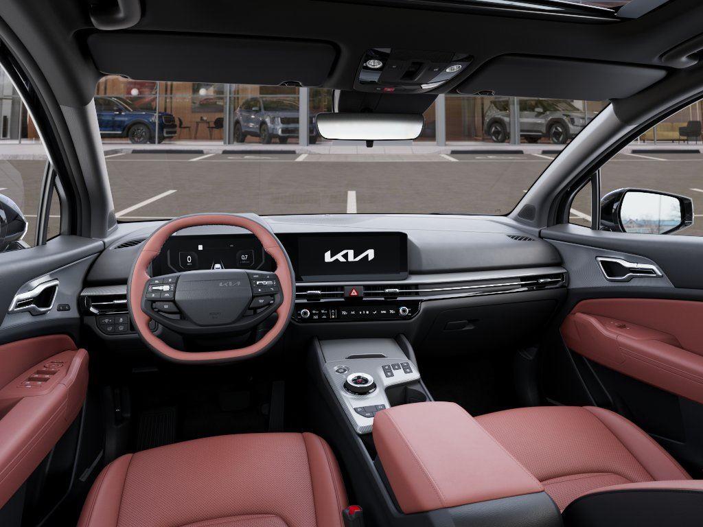 Vehicle photo 14