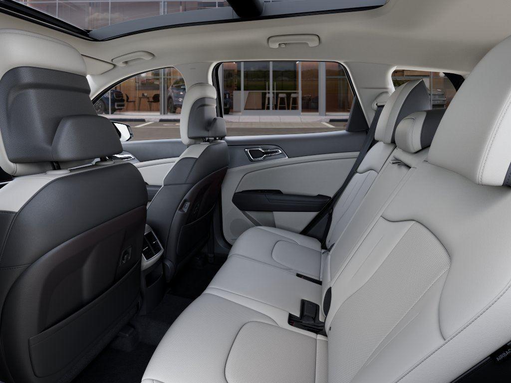 Vehicle photo 18