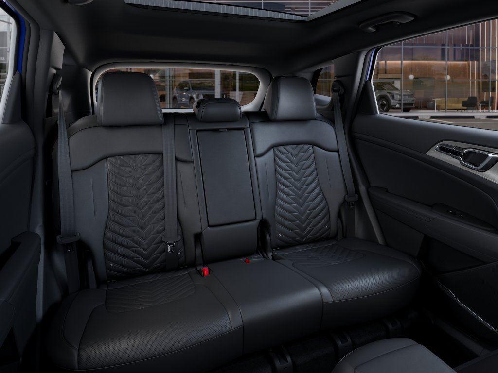 Vehicle photo 16
