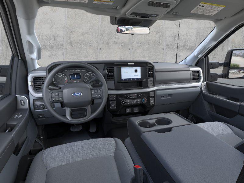 Vehicle photo 9