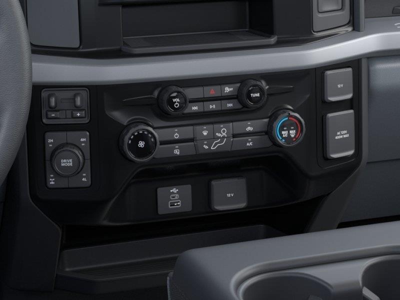 Vehicle photo 15
