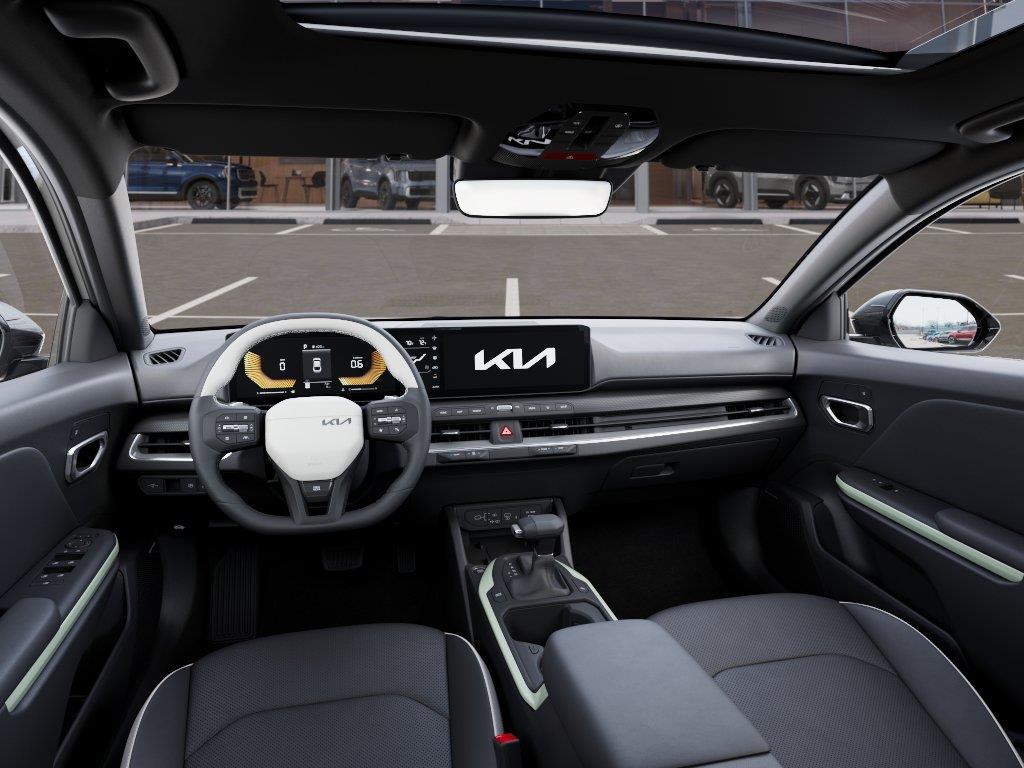 Vehicle photo 14