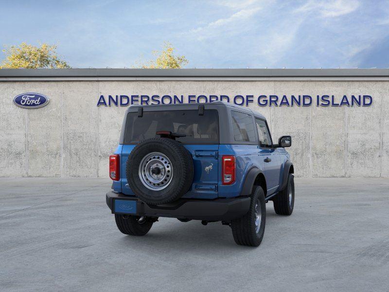 Vehicle photo 8