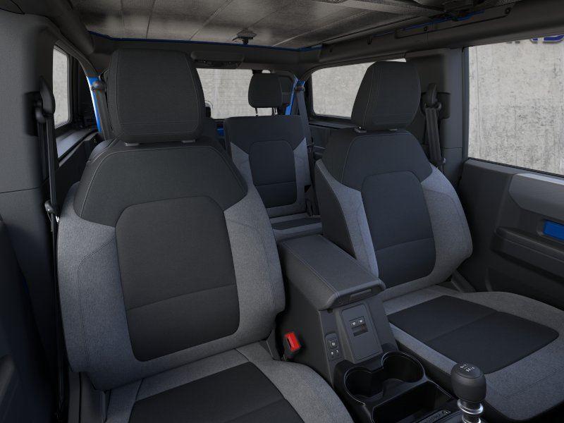 Vehicle photo 10
