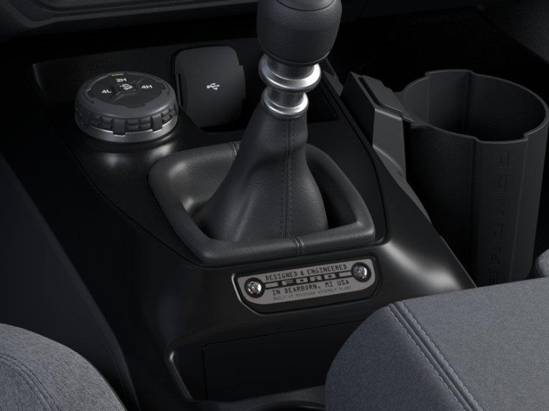 Vehicle photo 17