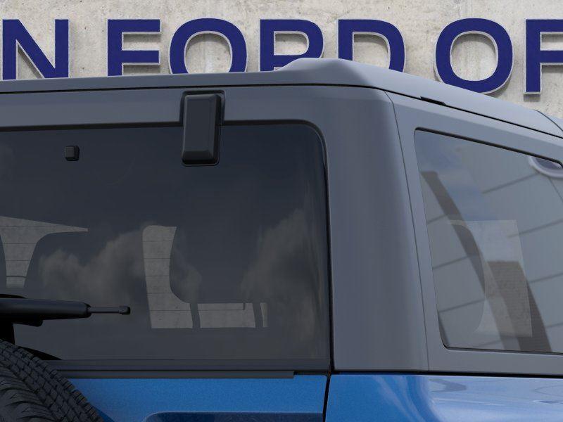 Vehicle photo 25
