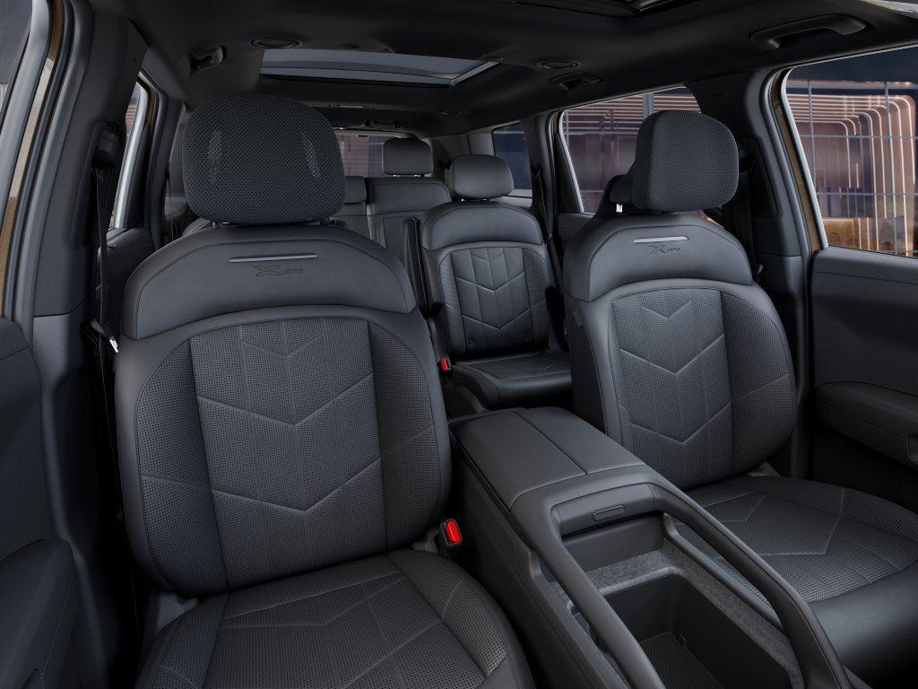 Vehicle photo 15