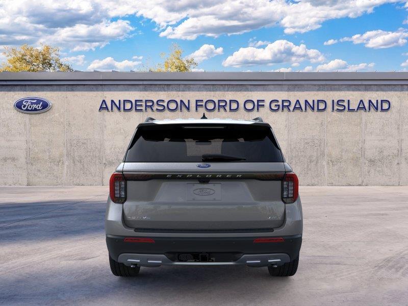 Vehicle photo 5