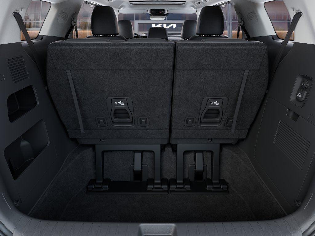 Vehicle photo 19