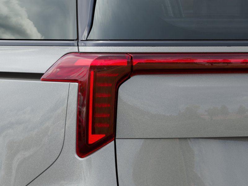 Vehicle photo 11