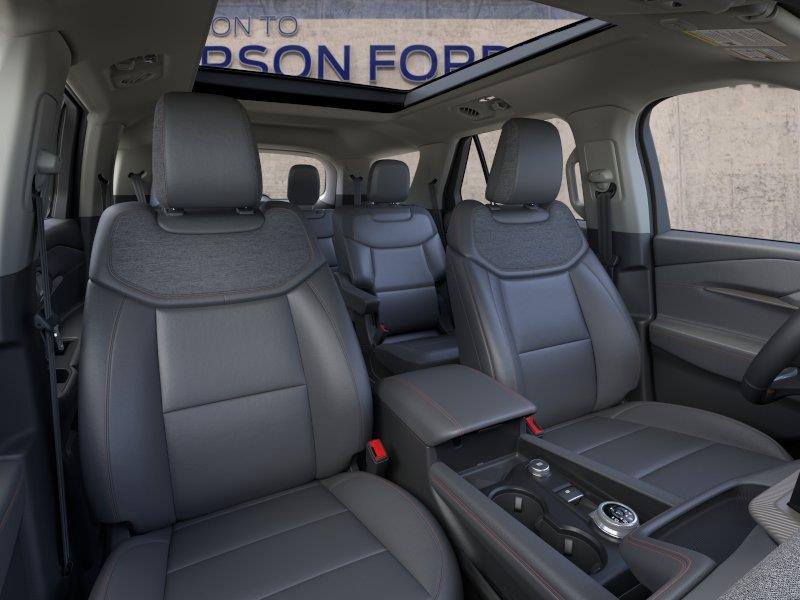 Vehicle photo 10