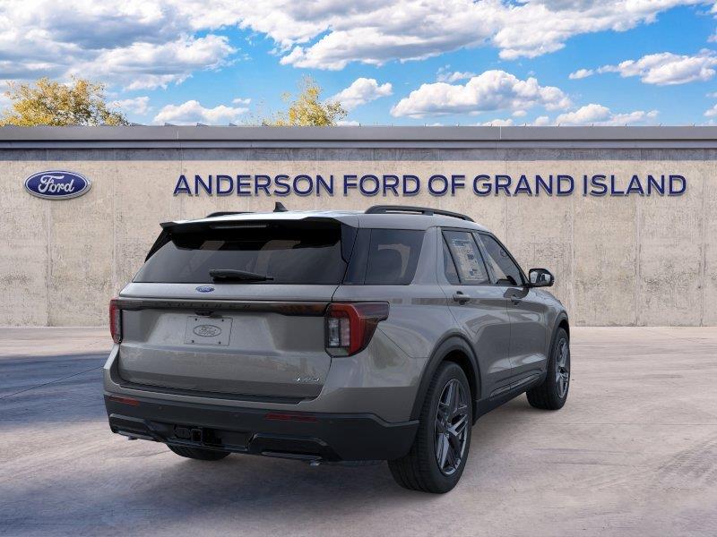 Vehicle photo 8