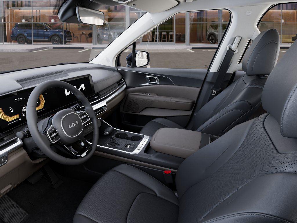 Vehicle photo 17