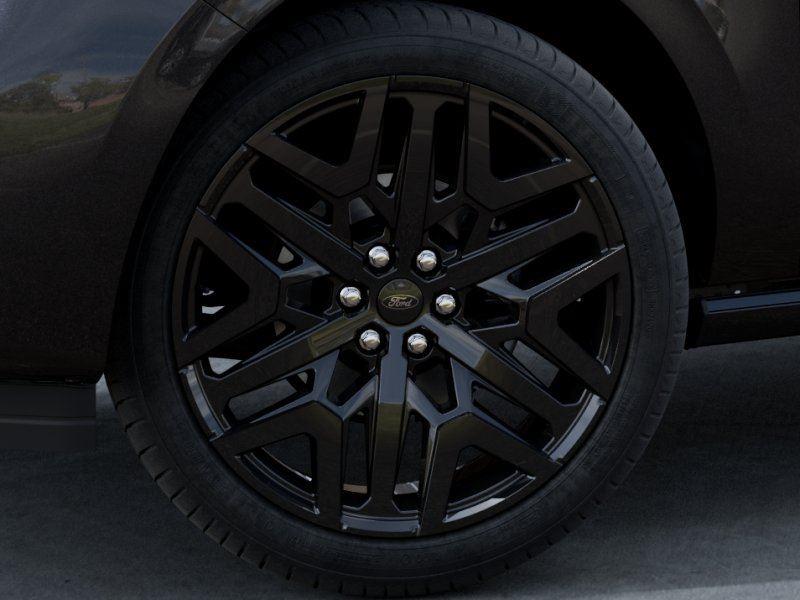 Vehicle photo 19