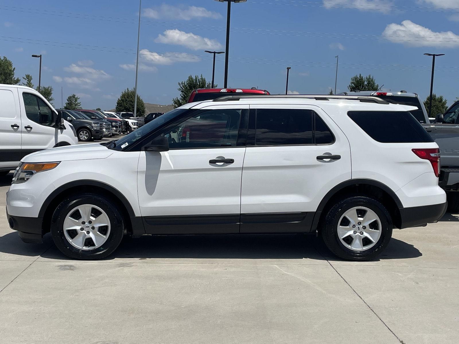 Vehicle photo 2