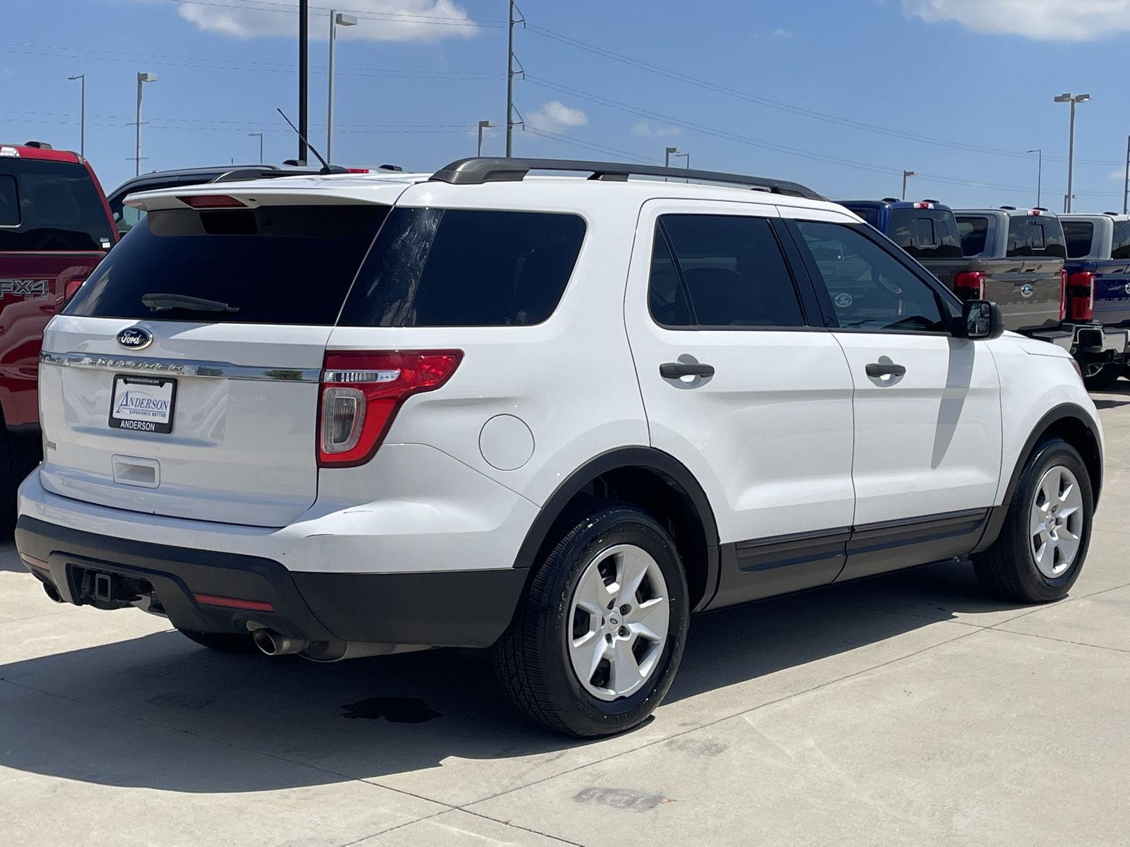 Vehicle photo 7