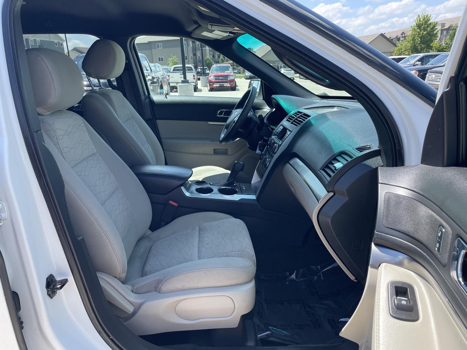 Vehicle photo 19