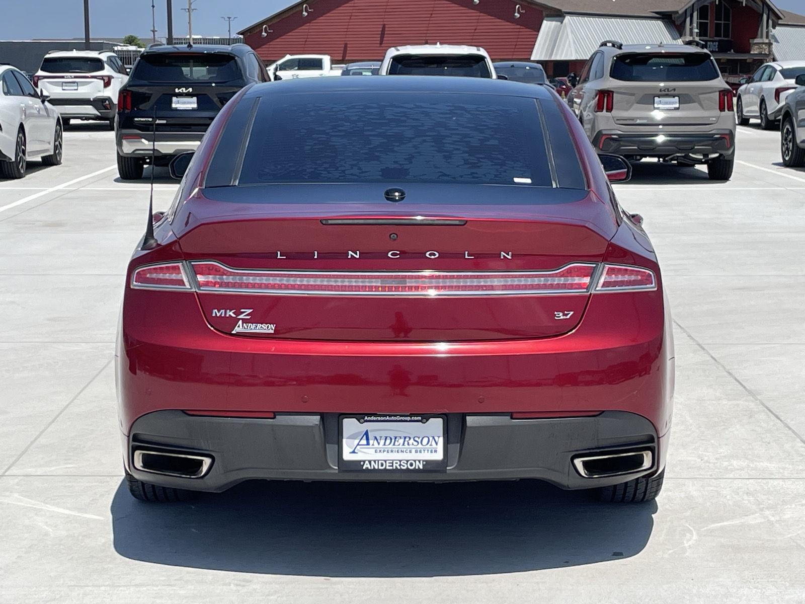 Vehicle photo 5