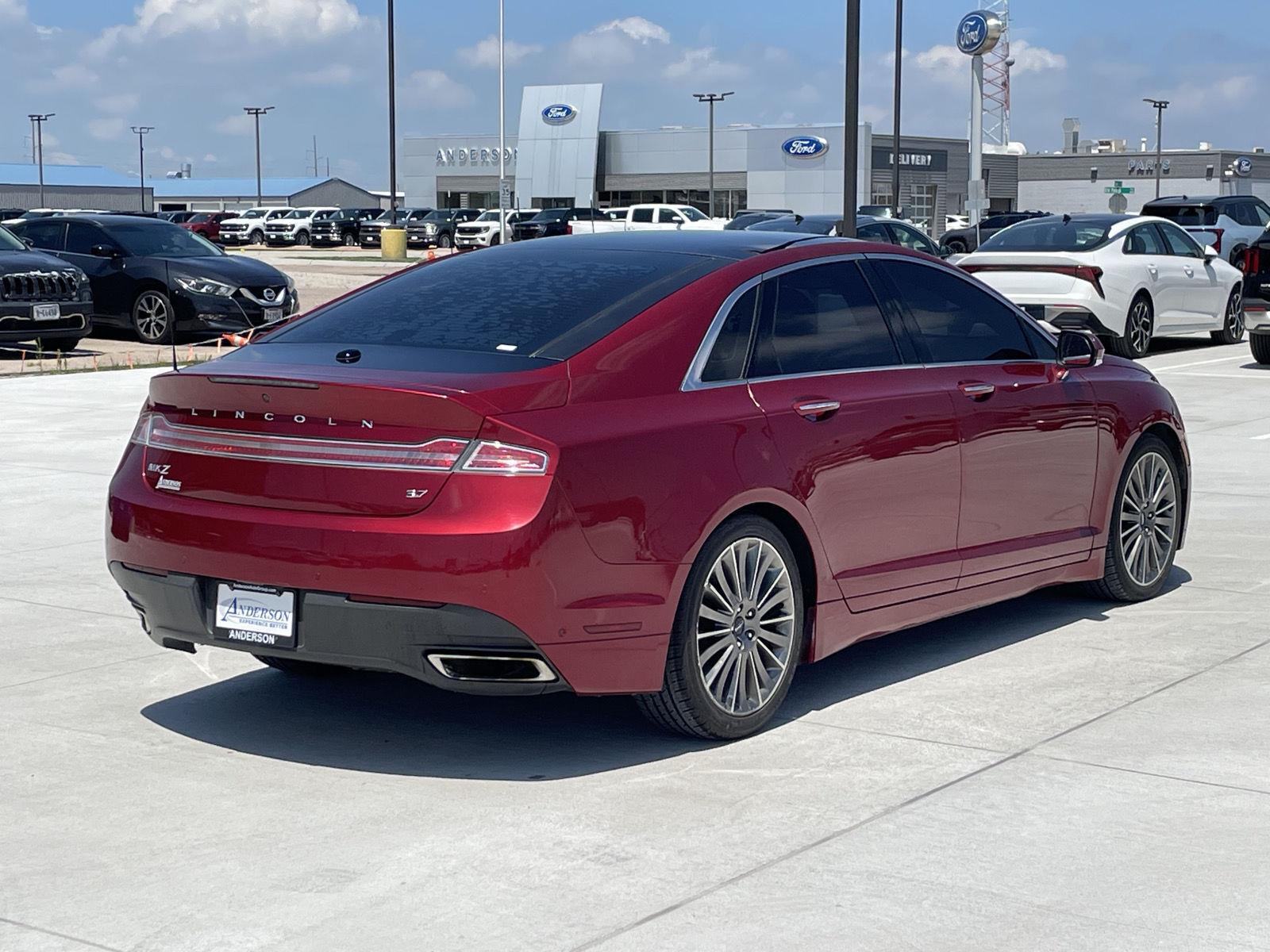 Vehicle photo 6