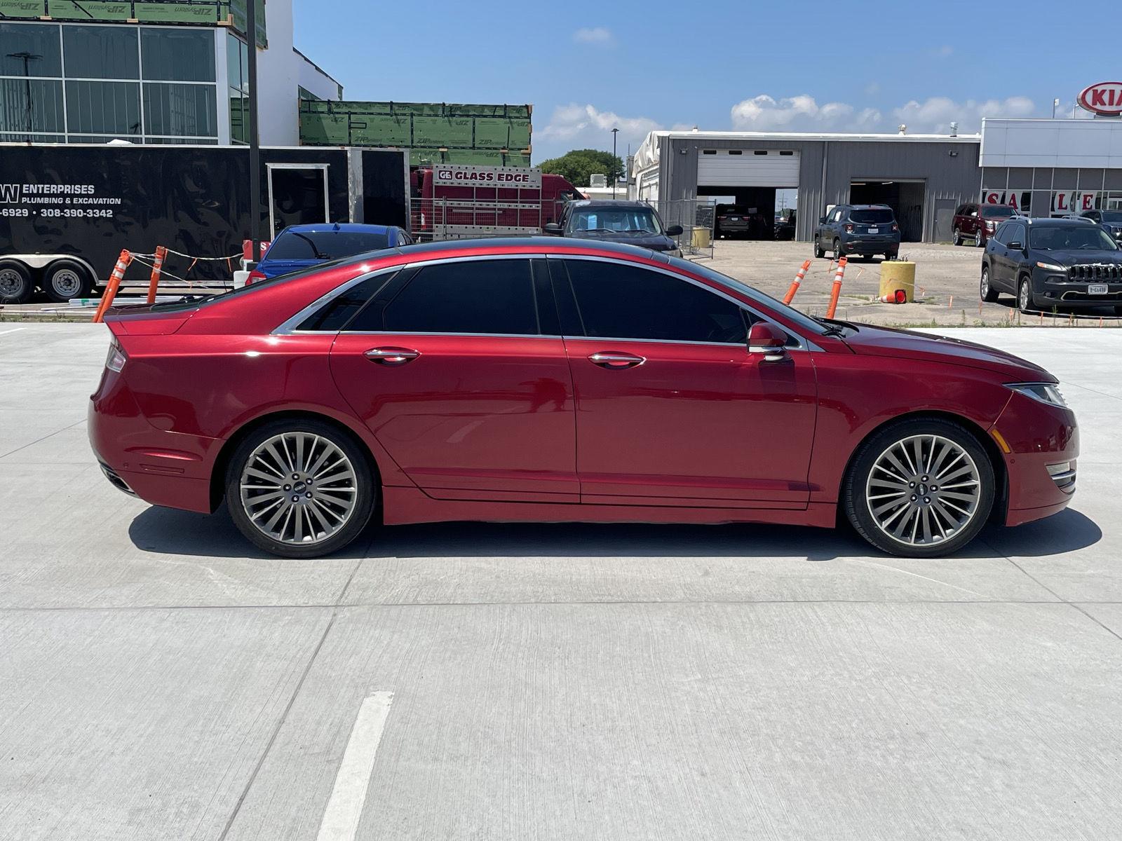 Vehicle photo 7