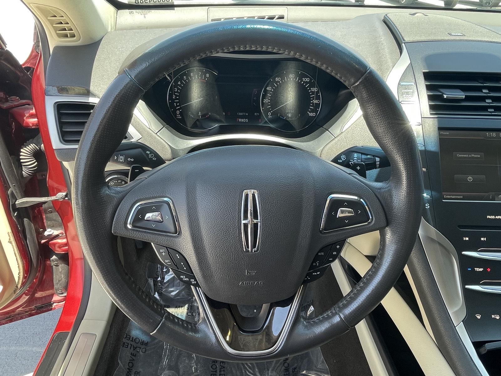 Vehicle photo 13