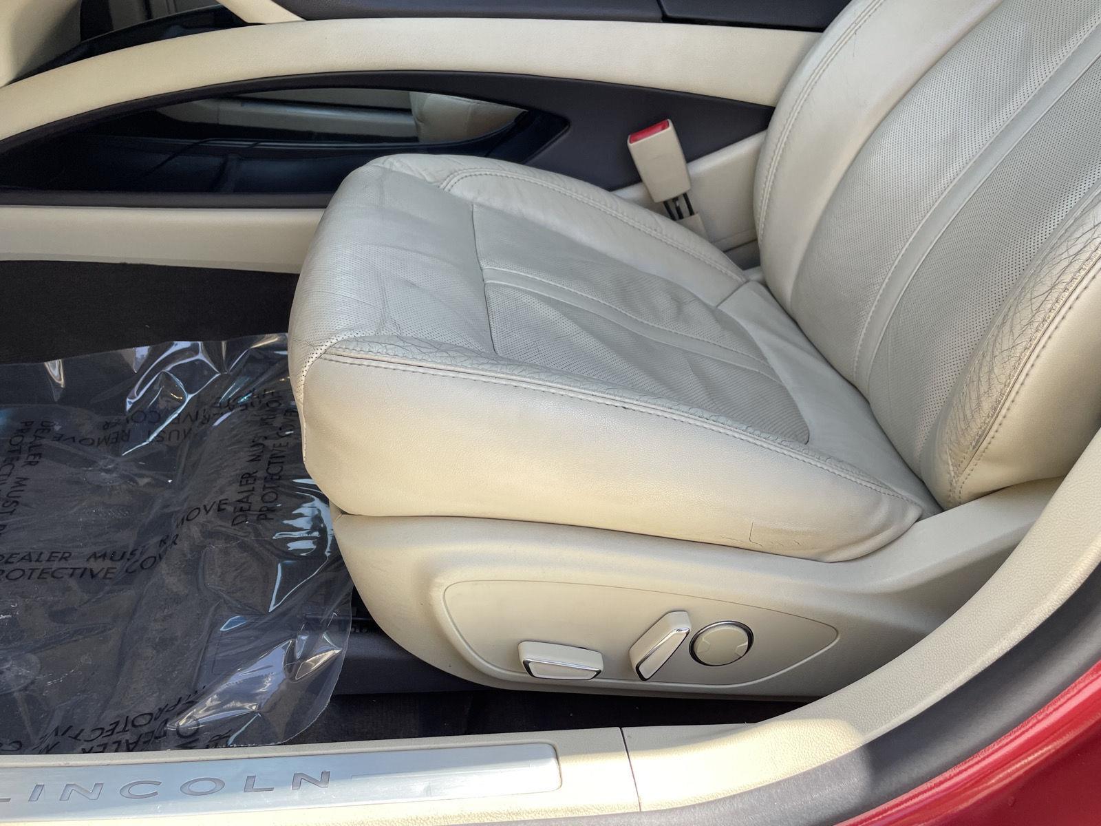Vehicle photo 18
