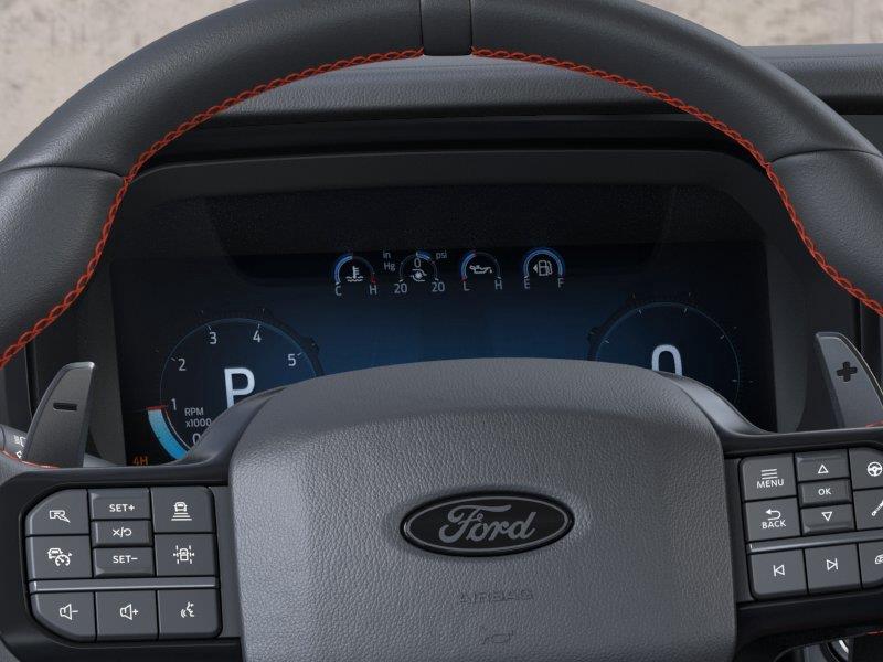 Vehicle photo 13