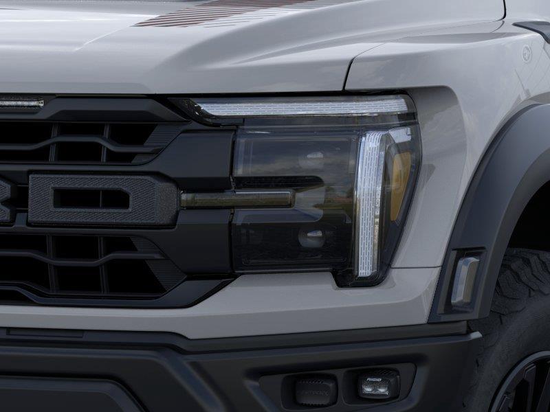 Vehicle photo 18