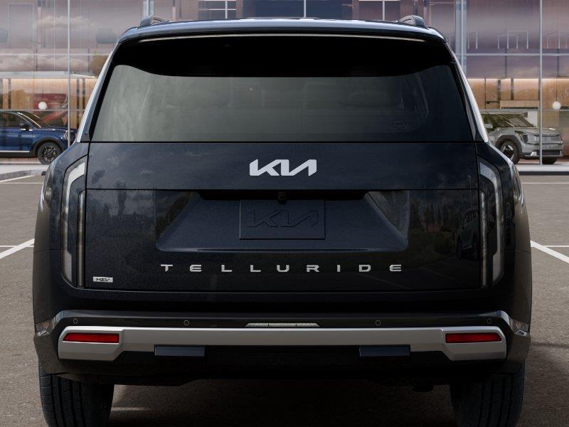 Vehicle photo 13