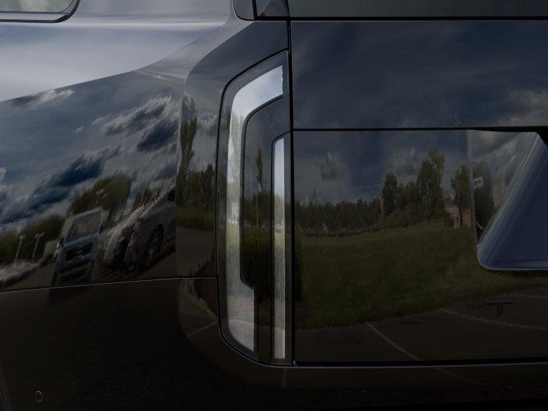 Vehicle photo 11