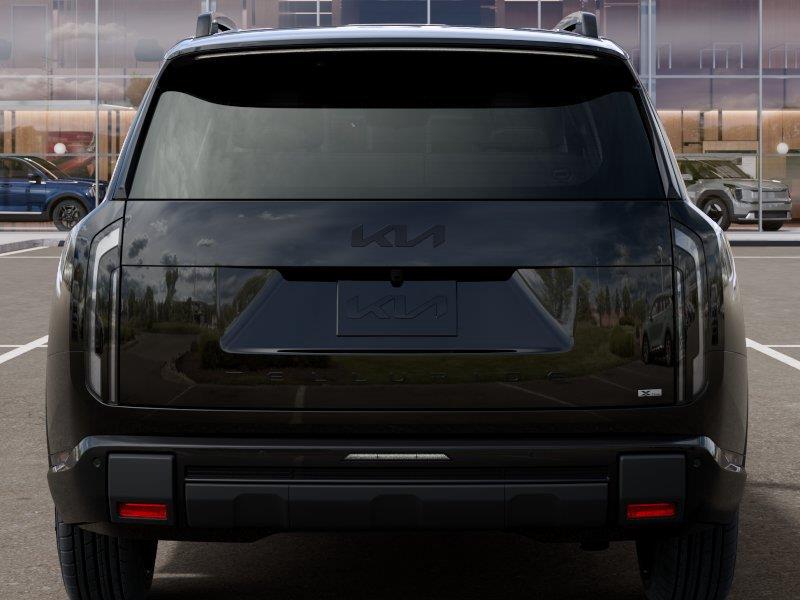 Vehicle photo 13