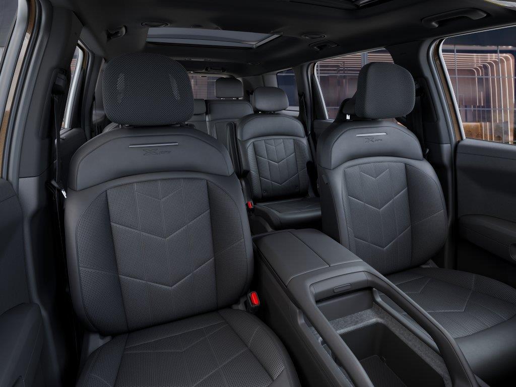 Vehicle photo 15
