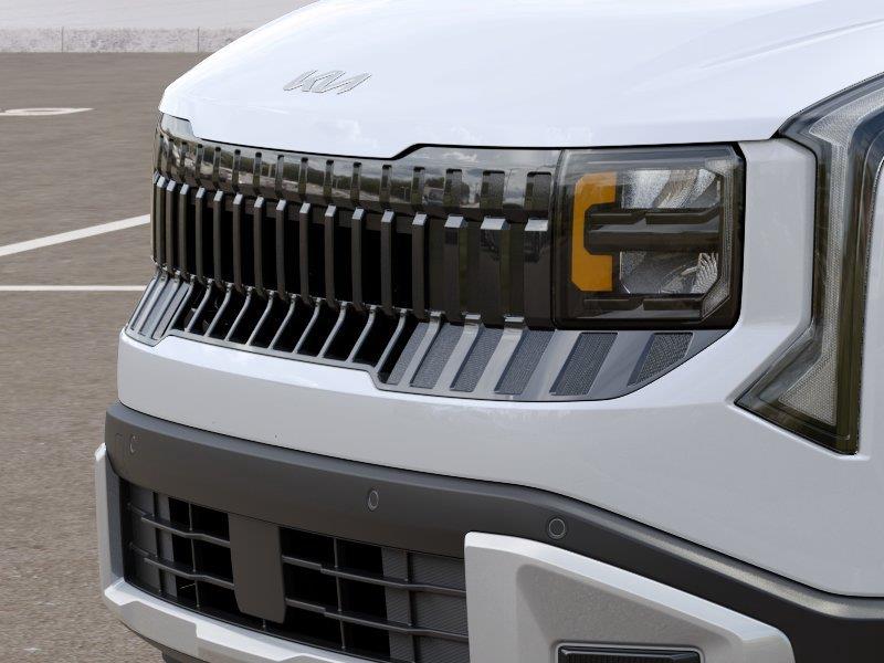 Vehicle photo 12