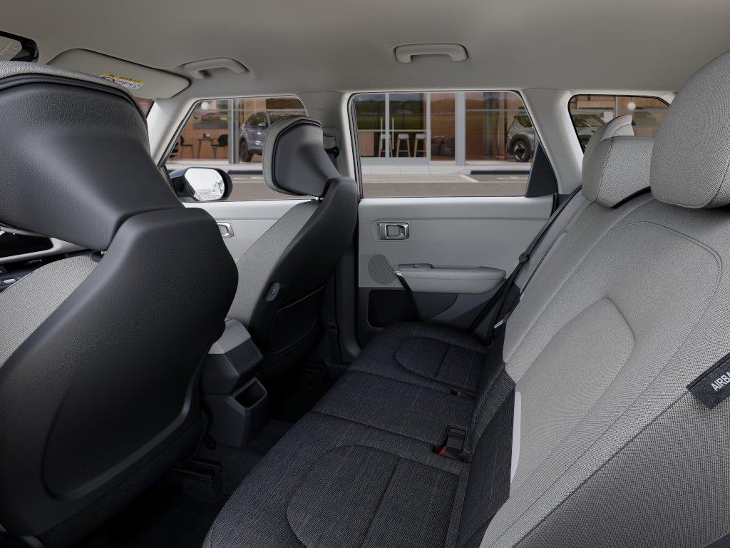 Vehicle photo 18
