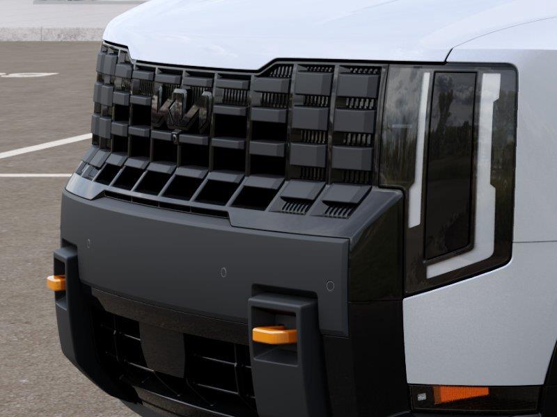 Vehicle photo 12