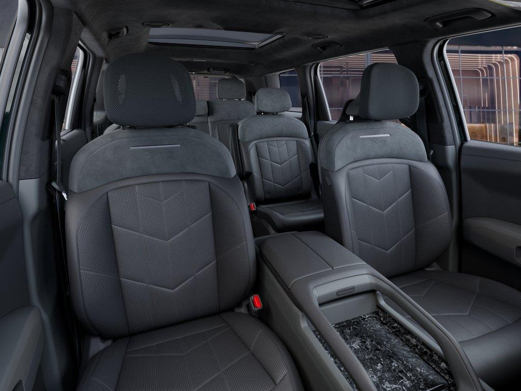 Vehicle photo 15